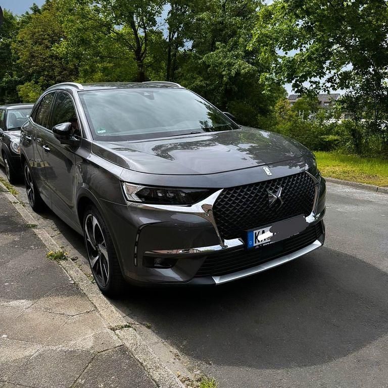 Grau Gebraucht 2020 DS Automobiles DS7 Crossback Grand Chic SUV | 22.999 € (Guter Preis) - Bild 1/4