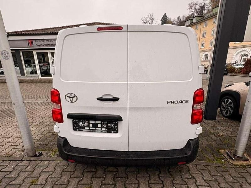 Neu Toyota Proace 120 PS (88 kW) 2025 Icy white Van / Kleinbus