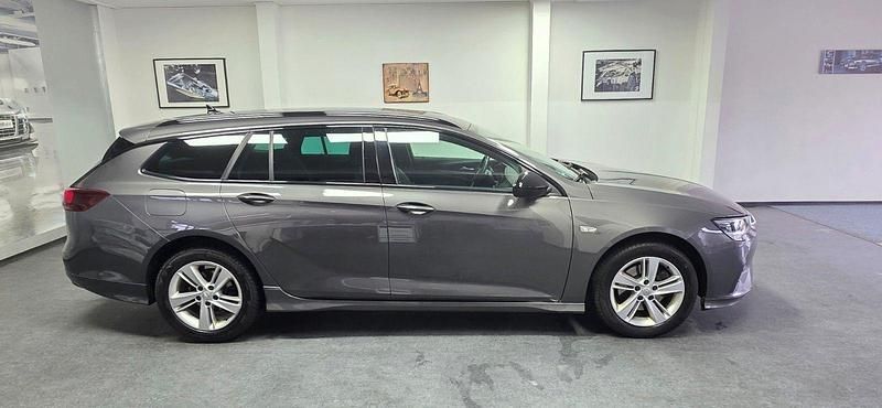 Grau Gebraucht 2022 Opel Insignia Ultimate Kombi | 14.900 € (Guter Preis) - Bild 1/4