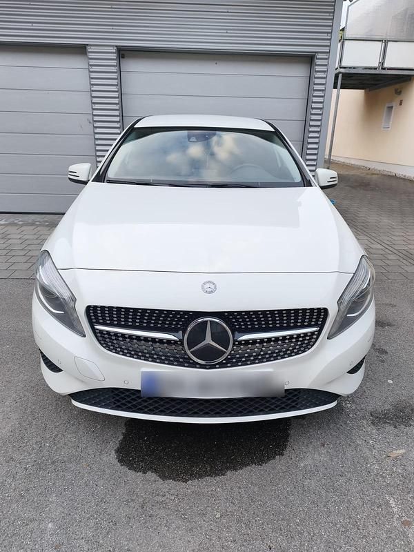 Gebraucht Mercedes A180 122 PS (89 kW) 2014 Weiß Limousine