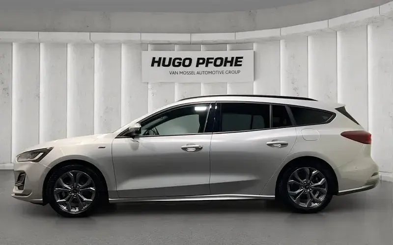 Gebraucht Ford Focus ST-Line X 155 PS (114 kW) 2024 Moondust silver metallic Kombi