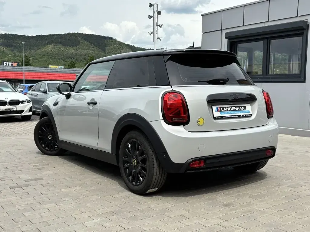 Gebraucht Mini Cooper SE Hatch 135 kW (184 PS) 2022 Weiß Kleinwagen