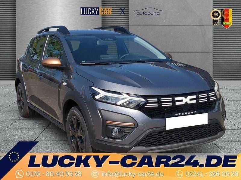 Grau Neu 2025 Dacia Sandero Extreme SUV | 19.990 € - Bild 1/4