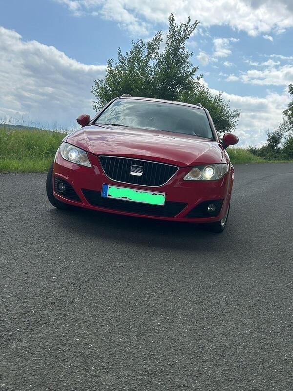 Rot Gebraucht 2010 Seat Exeo Kombi | 5.999 € (Etwas zu teuer) - Bild 1/4