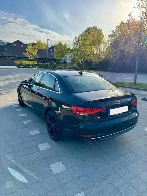 Gebraucht Audi A4 Sport 190 PS (139 kW) 2017 Schwarz Limousine