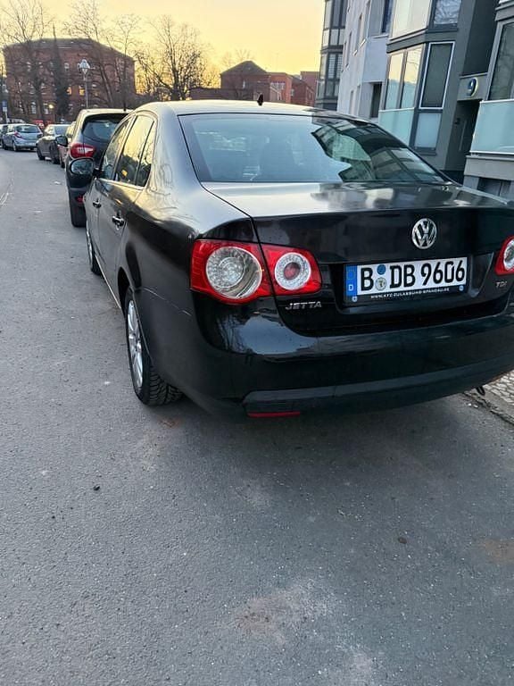 Gebraucht VW Jetta Comfortline 105 PS (77 kW) 2009 Schwarz Limousine