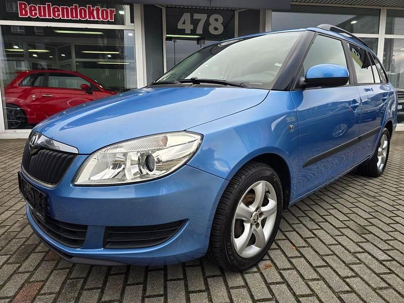 Blau Gebraucht 2013 Skoda Fabia Family Kombi | 4.990 € (Fairer Preis) - Bild 1/4