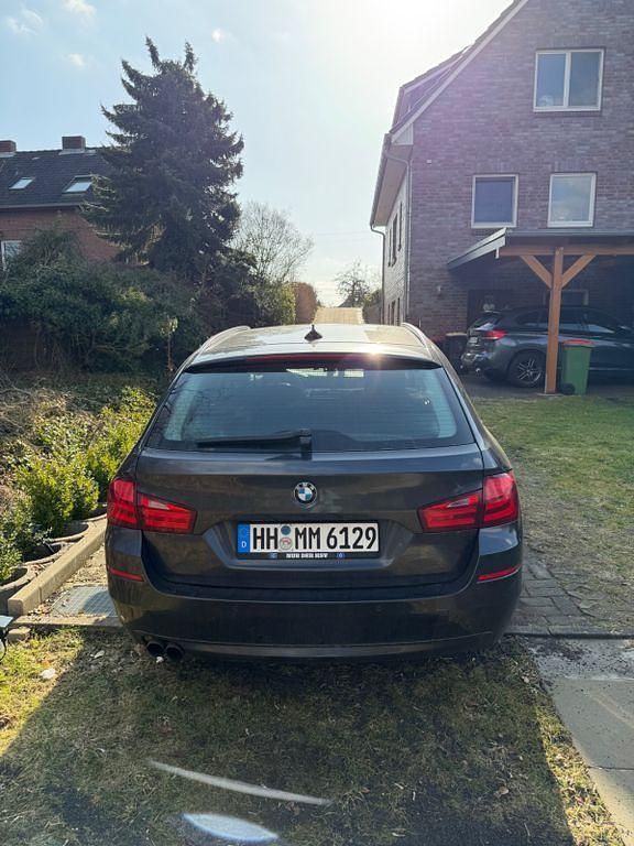 Gebraucht BMW 525 Sport Line 218 PS (160 kW) 2012 Grau Kombi