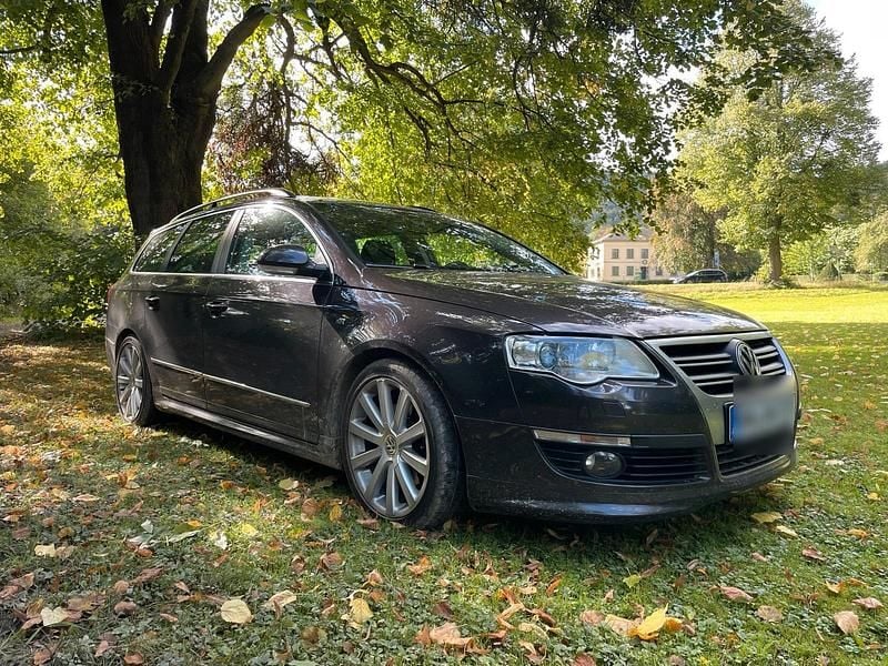 Schwarz Gebraucht 2009 VW Passat R-line Kombi | 3.900 € (Fairer Preis) - Bild 1/4