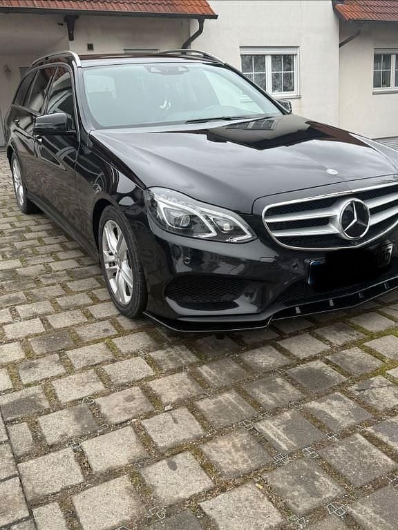Schwarz Gebraucht 2014 Mercedes E350 Limousine | 18.500 € (Guter Preis) - Bild 1/4