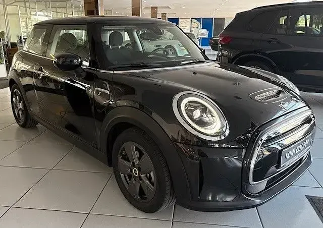 Gebraucht Mini Cooper SE Essential 135 kW (184 PS) 2023 Schwarz Kleinwagen