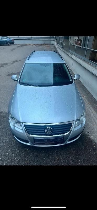 Gebraucht VW Passat Trendline 140 PS (102 kW) 2010 Grau Kombi
