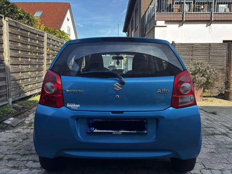 Gebraucht Suzuki Alto Club 68 PS (50 kW) 2012 Blau Kleinwagen