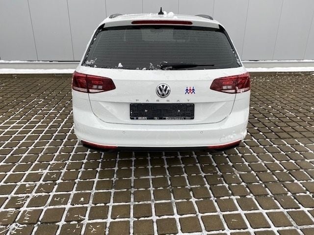 Gebraucht VW Passat Business 150 PS (110 kW) 2020 Weiß (pure white) Kombi