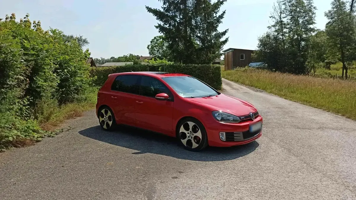 Gebraucht VW Golf VI GTI 210 PS (154 kW) 2010 Rot Kleinwagen