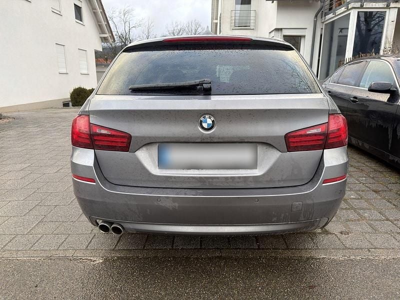 Gebraucht BMW 530 258 PS (189 kW) 2015 Grau Kombi