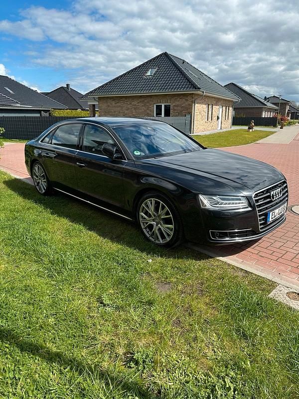 Schwarz Gebraucht 2014 Audi A8L Limousine | 26.500 € - Bild 1/4