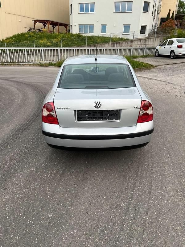 Usata VW Passat 116 CV (85 kW) 2001 Argento Berlina