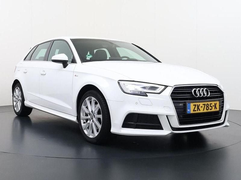 Gebraucht Audi A3 Design 116 PS (85 kW) 2019 Weiß Limousine