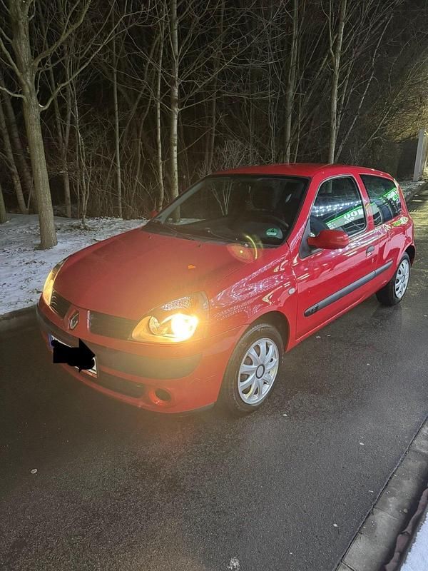 Gebraucht Renault Clio II 60 PS (44 kW) 2005 Rot Limousine