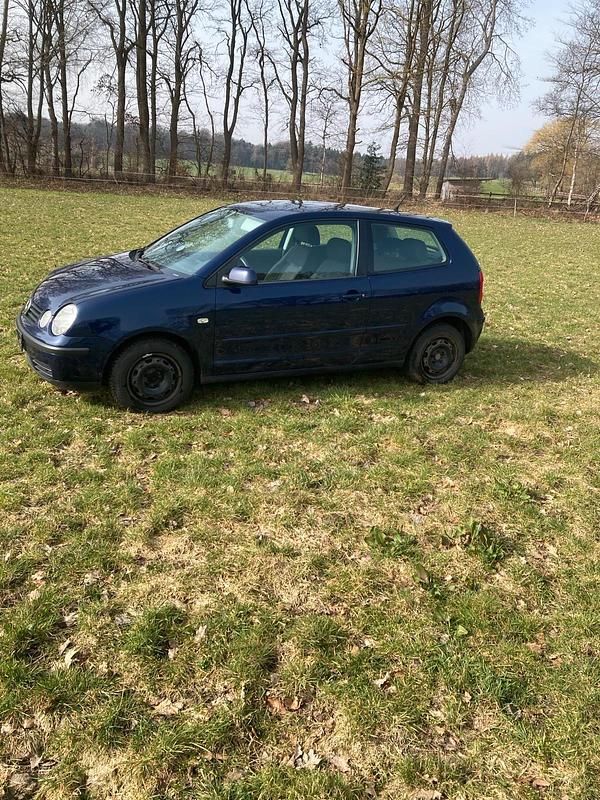 Gebraucht VW Polo 75 PS (55 kW) 2004 Blau Kleinwagen