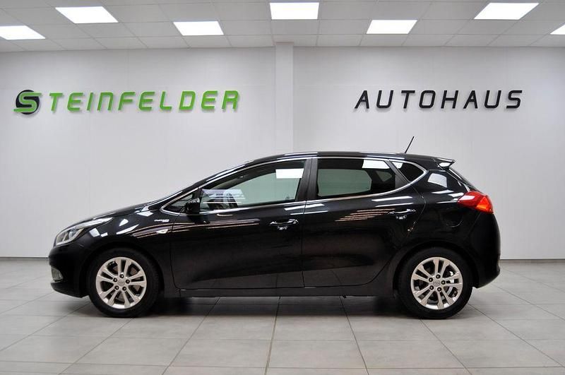 Gebraucht Kia Ceed DREAM-TEAM Edition 135 PS (99 kW) 2015 Schwarz Kleinwagen