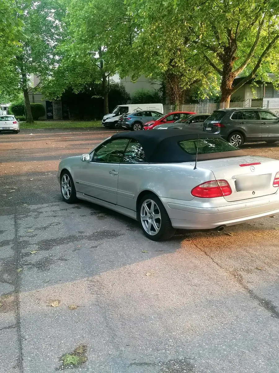 Gebraucht Mercedes CLK230 193 PS (141 kW) 2000 Silber Cabrio