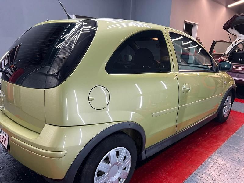 Gebraucht Opel Corsa 80 PS (58 kW) 2006 Grün Kleinwagen