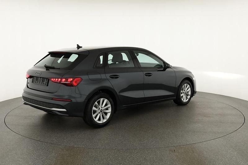 Neu Audi A3 Ambiente 2025 Manhattan grau metallic