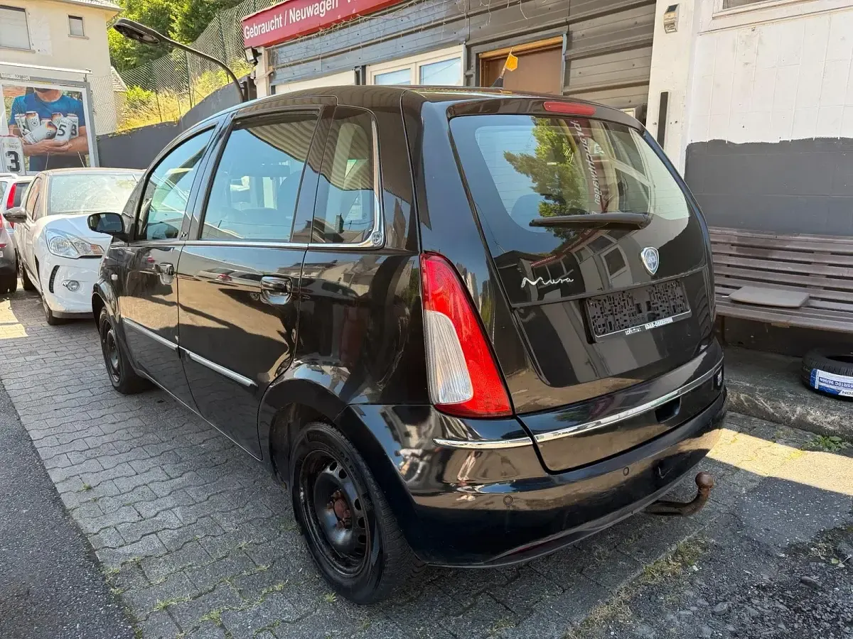 Gebraucht Lancia Musa 95 PS (69 kW) 2009 Schwarz Van / Kleinbus