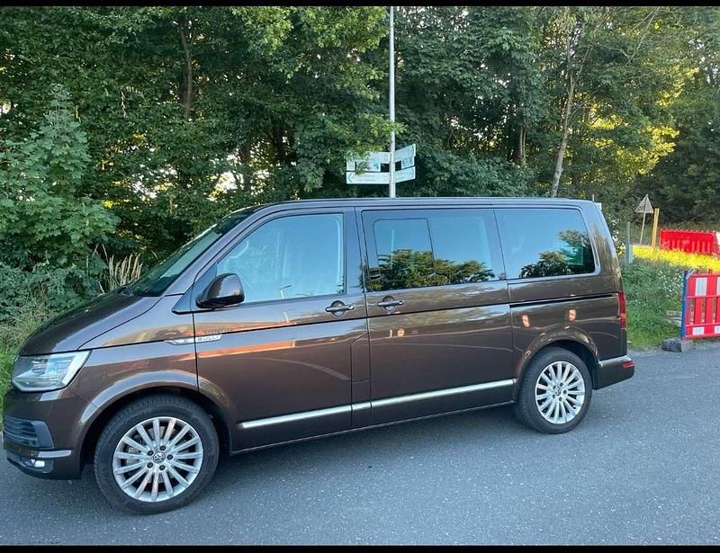 Gebraucht VW Multivan Highline 204 PS (150 kW) 2015 Braun Van