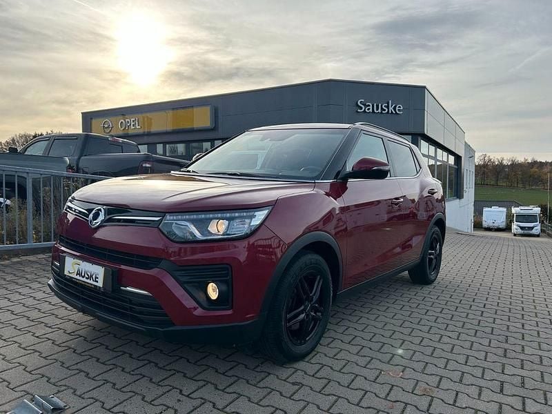 Rot Gebraucht 2020 Ssangyong (KGM) Tivoli Quartz SUV | 13.600 € (Fairer Preis) - Bild 1/4