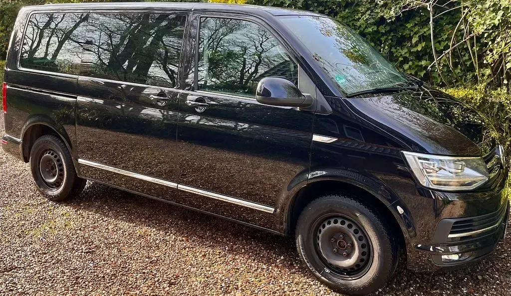 Gebraucht VW Multivan 150 PS (110 kW) 2016 Schwarz Van / Kleinbus
