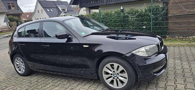 Gebraucht BMW 116 116 PS (85 kW) 2011 Schwarz Kleinwagen