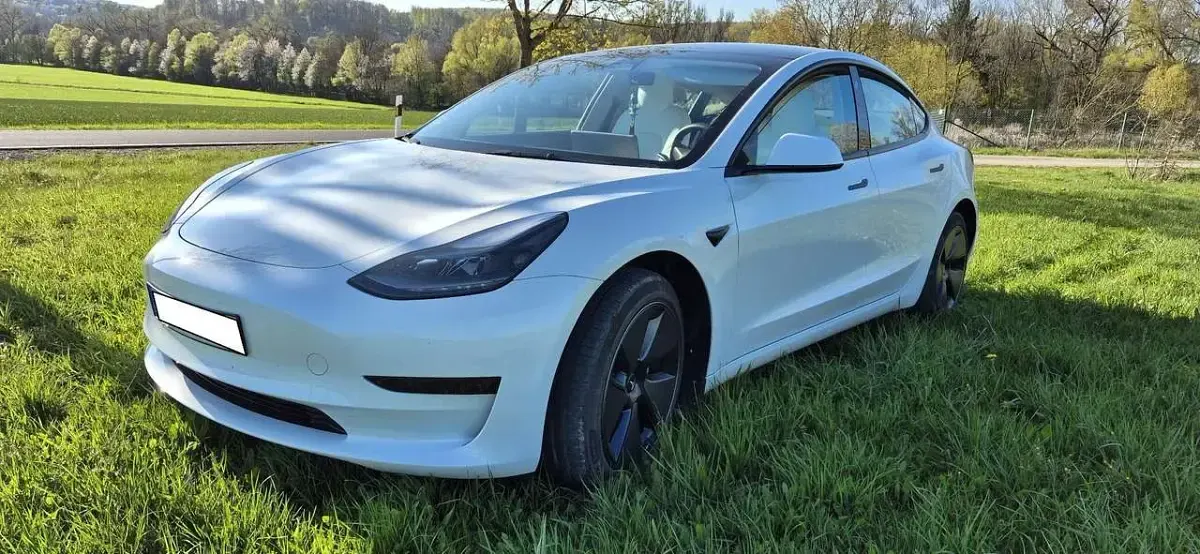 Gebraucht Tesla Model 3 RWD 208 kW (283 PS) 2023 Weiß Limousine