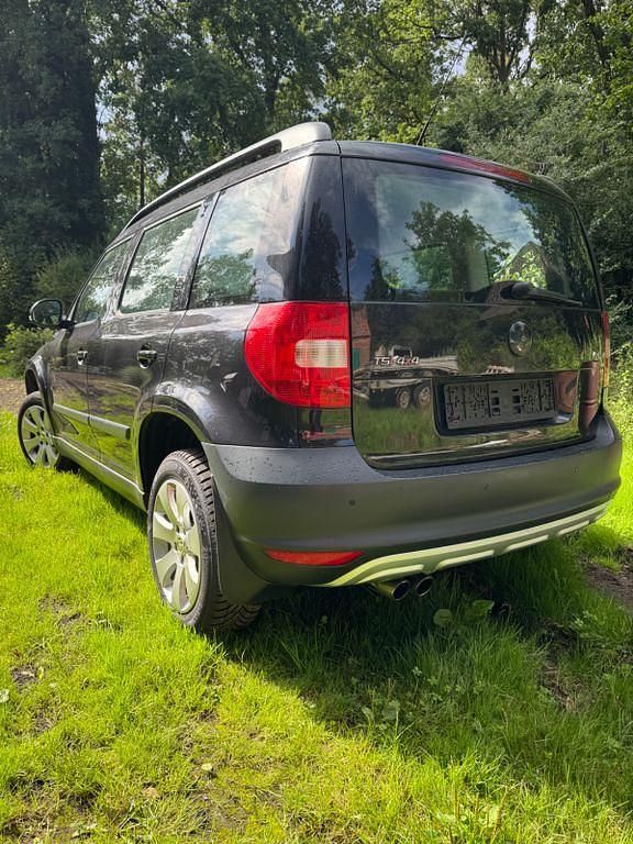 Gebraucht Skoda Yeti Ambition 160 PS (117 kW) 2011 Schwarz SUV