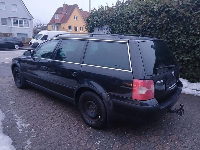 Gebraucht VW Passat 102 PS (75 kW) 2005 Schwarz Kombi