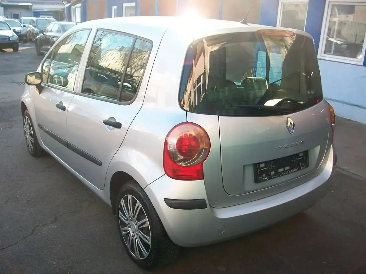 Używany Renault Modus 75 KM (55 kW) 2006 Srebrny Minivan