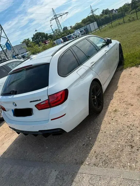 Gebraucht BMW M550 Sport Line 381 PS (280 kW) 2013 Weiß Limousine