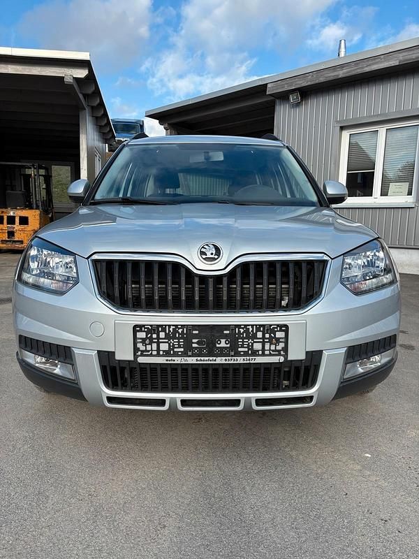 Gebraucht Skoda Yeti 110 PS (80 kW) 2015 Silber SUV