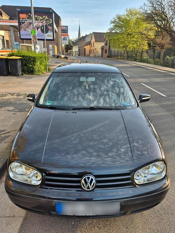 Gebraucht VW Golf IV 105 PS (77 kW) 2002 Schwarz Kleinwagen