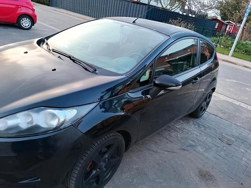 Gebraucht Ford Fiesta 75 PS (55 kW) 2010 Schwarz Kleinwagen