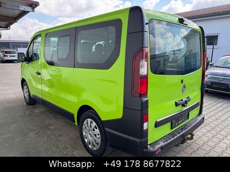 Gebraucht Renault Trafic Expression 125 PS (91 kW) 2017 Grün Van / Kleinbus