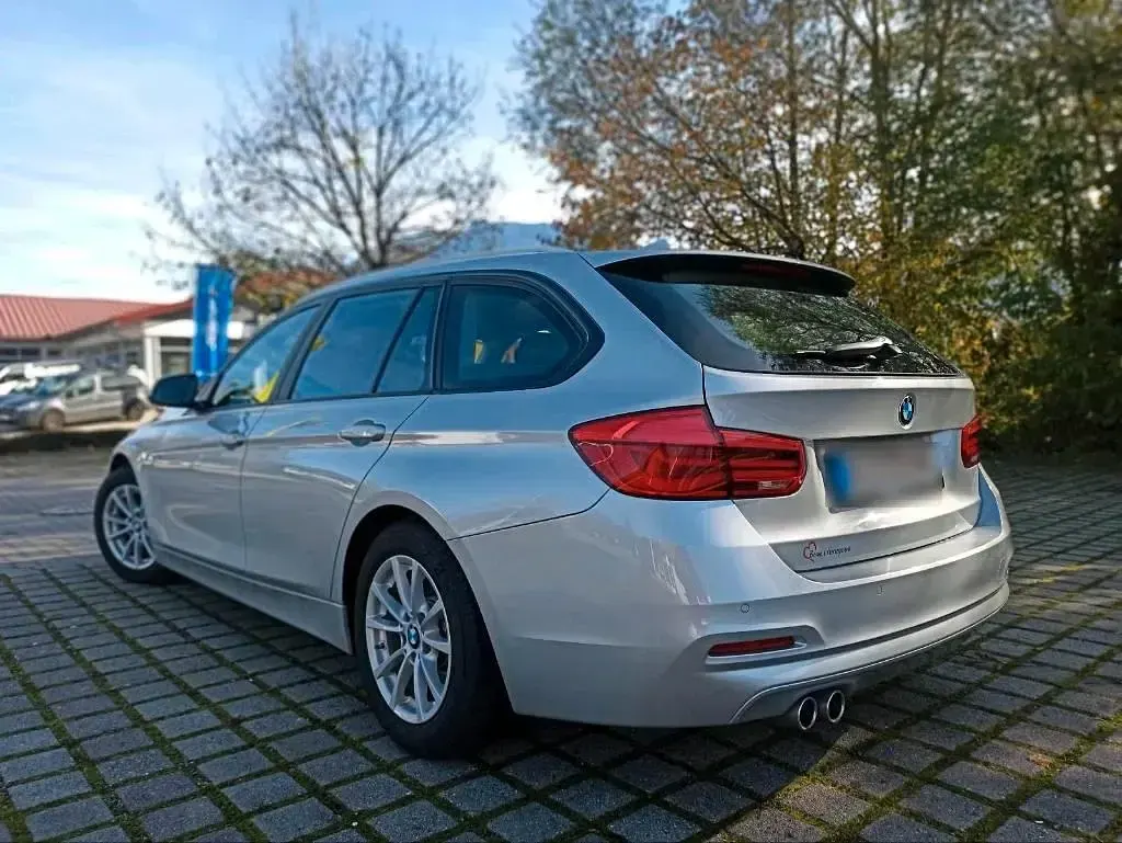 Gebraucht BMW 320 163 PS (119 kW) 2019 Silber Kombi