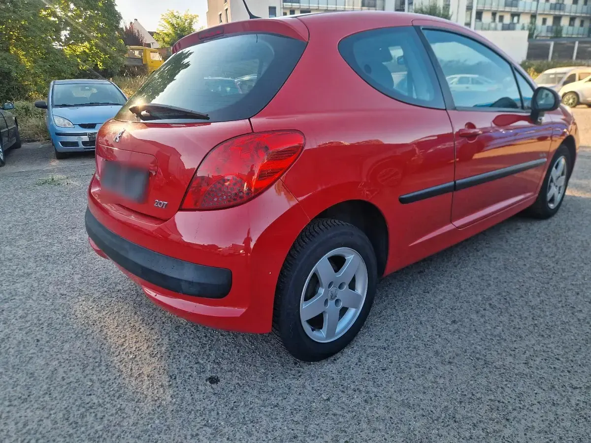 Gebraucht Peugeot 207 Urban Move 73 PS (53 kW) 2009 Rot Kleinwagen