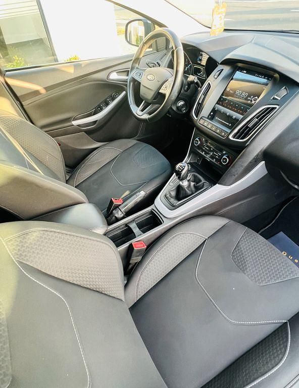 Gebraucht Ford Focus 120 PS (88 kW) 2016 Grau Kombi