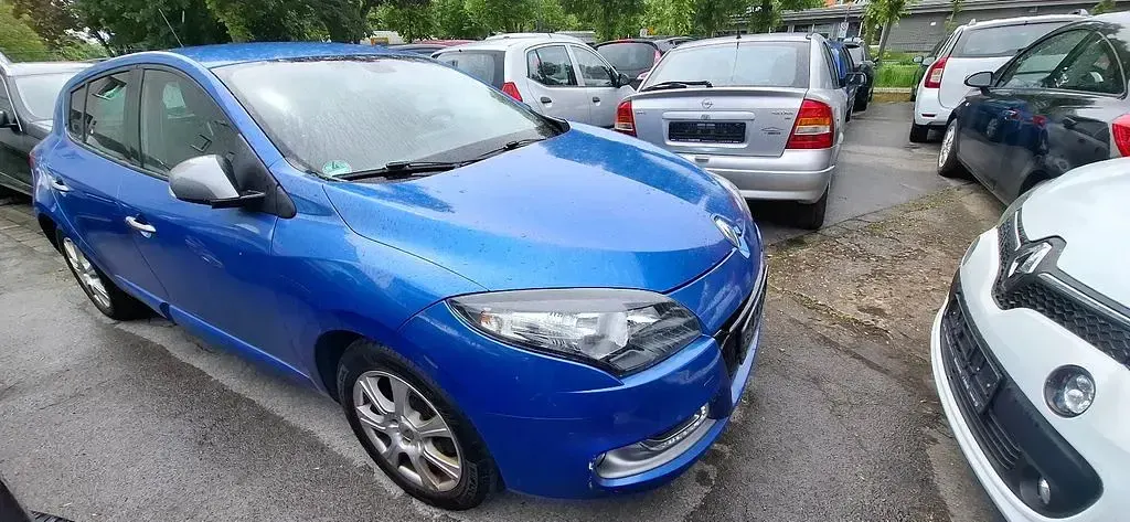 Gebraucht Renault Mégane Dynamique 116 PS (85 kW) 2013 Blau Limousine