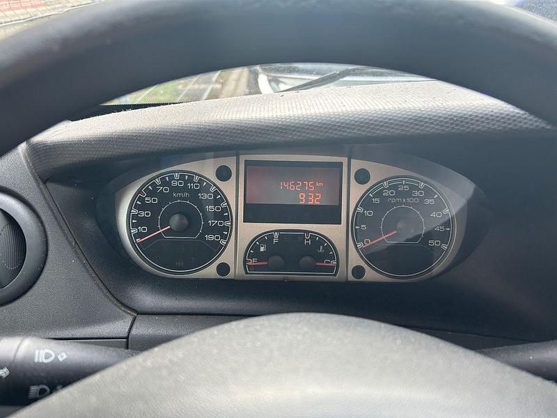 Gebraucht Iveco Daily 106 PS (77 kW) 2010 Gelb Limousine