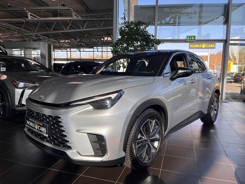 Gebraucht Lexus LBX 136 PS (100 kW) 2024 Silber SUV