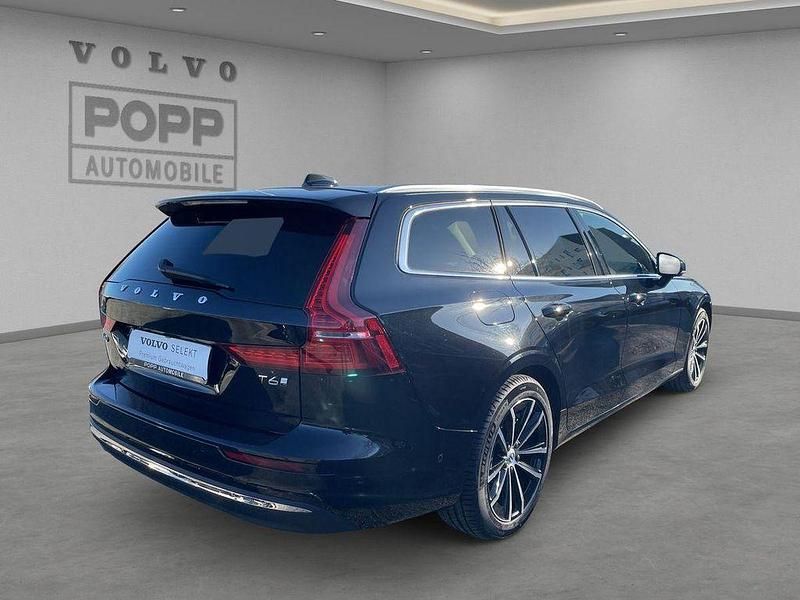 Gebraucht Volvo V60 Core 349 PS (256 kW) 2024 Onyx black Kombi